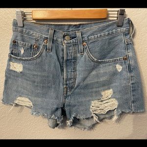Levi distressed Shorts